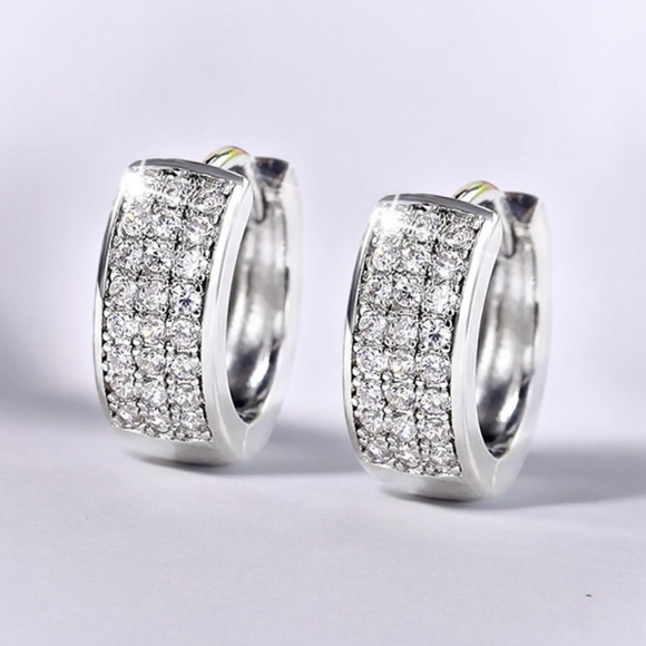 Jewelry - Gold plated diamond Earrings